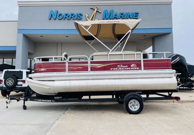 Sun Tracker Bass Buggy 18 DLX