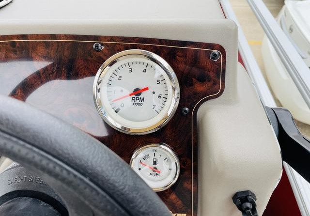 Sun Tracker Bass Buggy 18 DLX