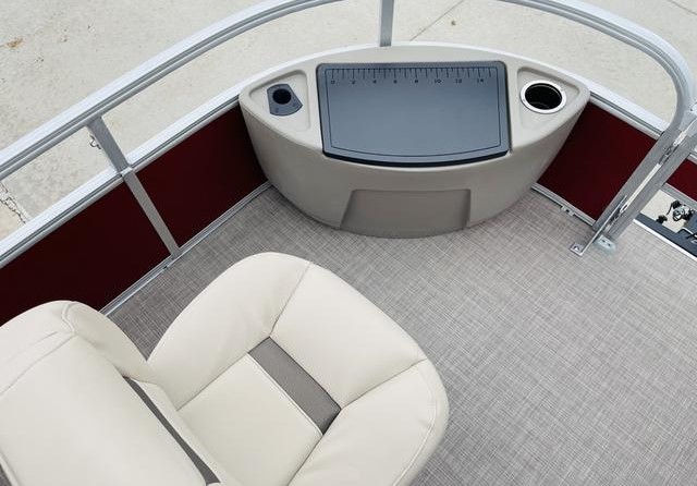 Sun Tracker Bass Buggy 18 DLX