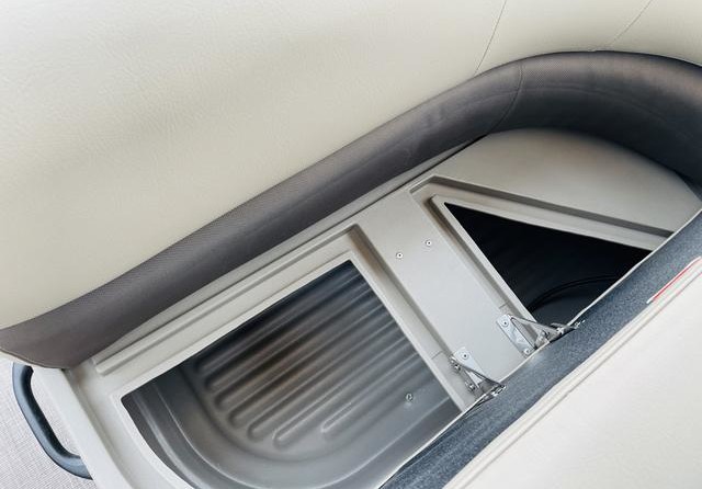 Sun Tracker Bass Buggy 18 DLX