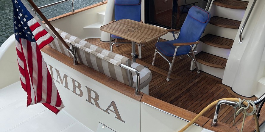 Sea ray 480 sedan bridge