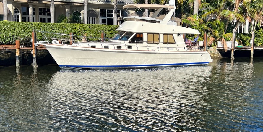 Sea ray 480 sedan bridge