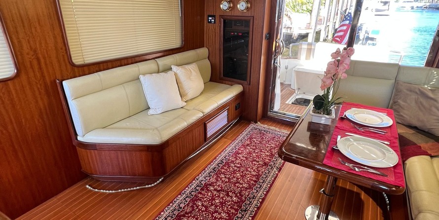 Sea ray 480 sedan bridge