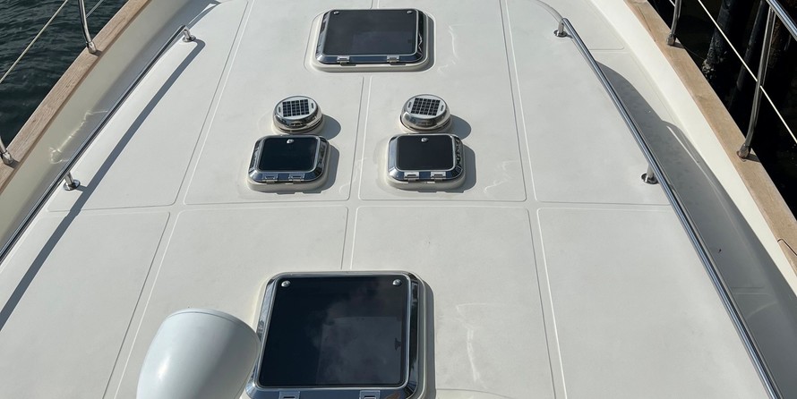 Sea ray 480 sedan bridge