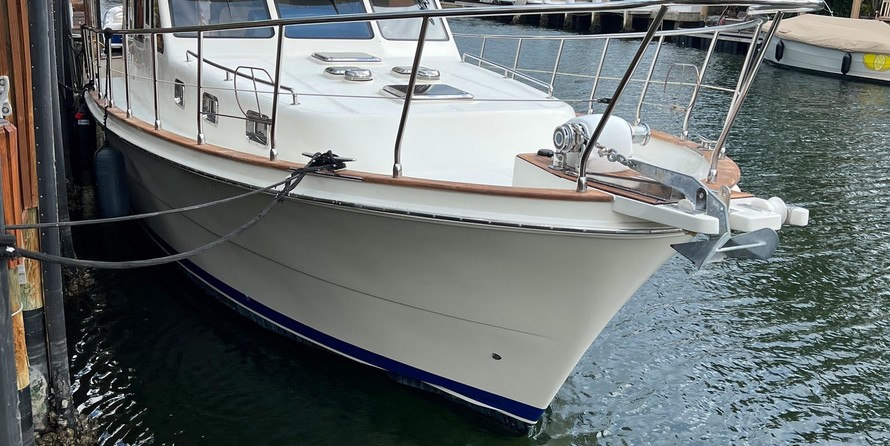 Sea ray 480 sedan bridge