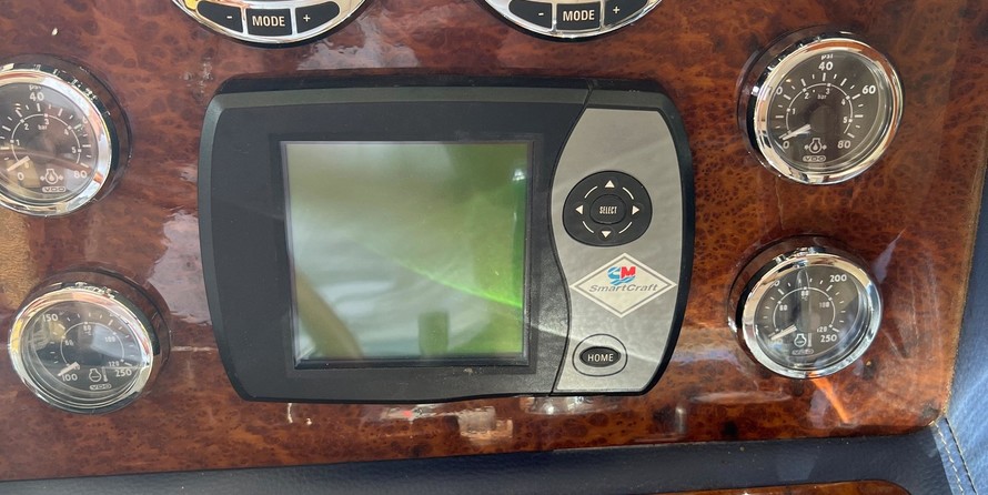 Sea ray 480 sedan bridge