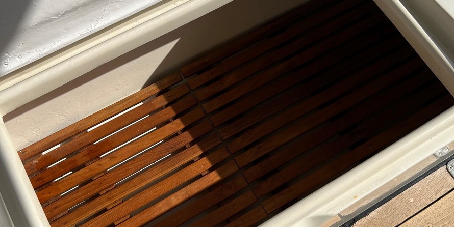 Sea ray 480 sedan bridge