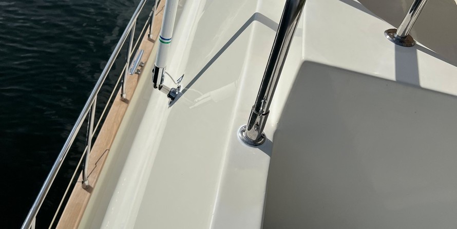 Sea ray 480 sedan bridge