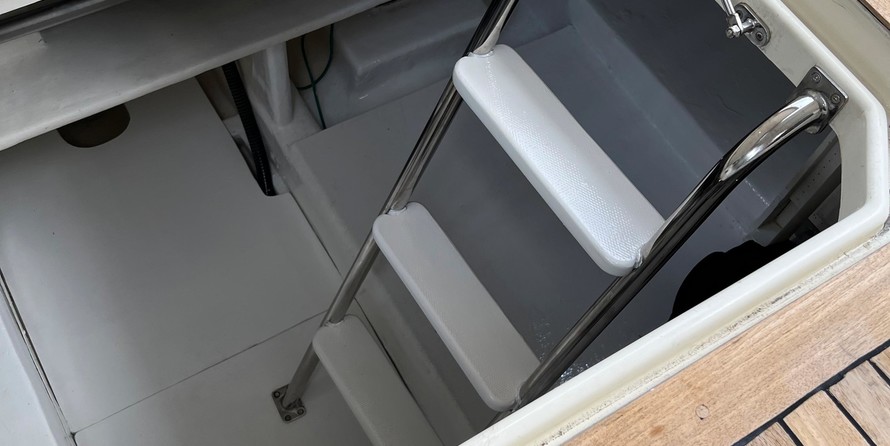 Sea ray 480 sedan bridge