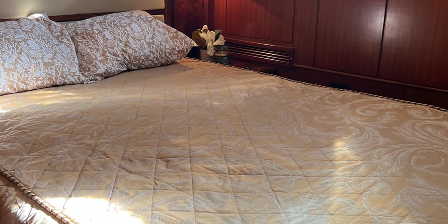 Sea ray 480 sedan bridge