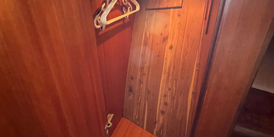 Sea ray 480 sedan bridge