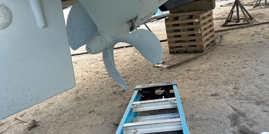 Sea ray 480 sedan bridge