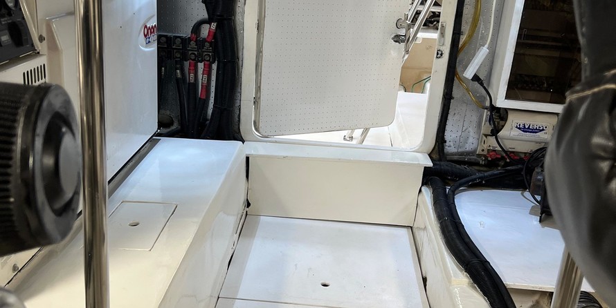 Sea ray 480 sedan bridge