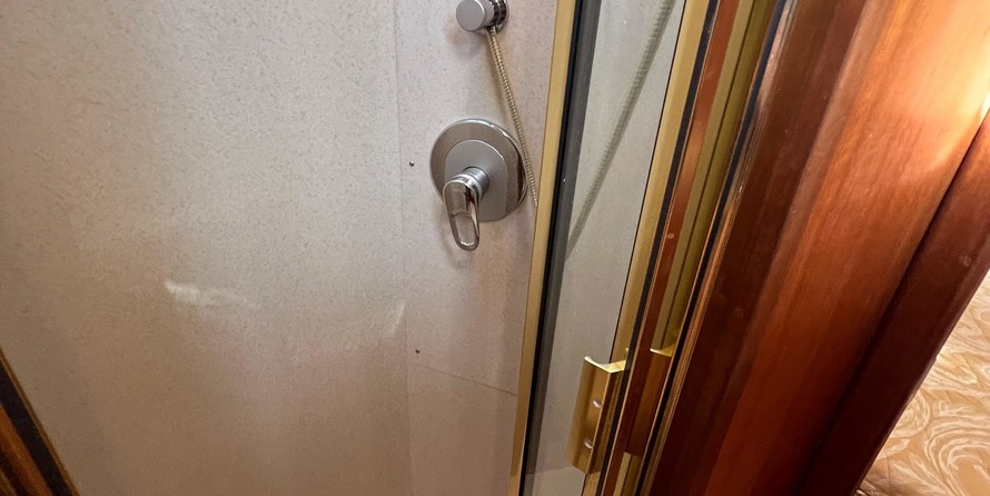 Sea ray 480 sedan bridge