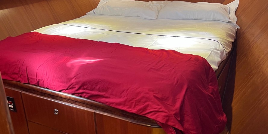 Sea ray 480 sedan bridge