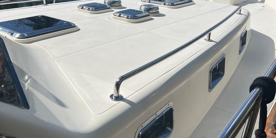 Sea ray 480 sedan bridge