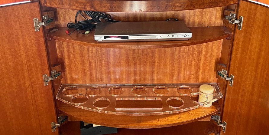 Sea ray 480 sedan bridge