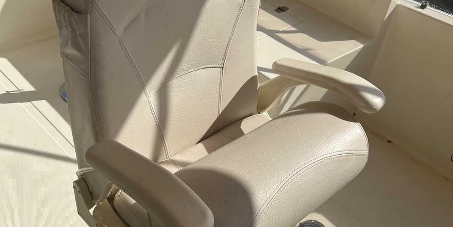 Sea ray 480 sedan bridge