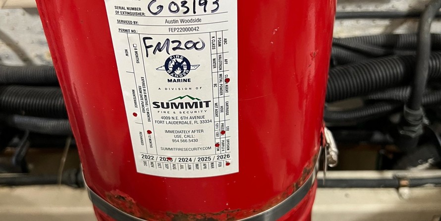 Sea ray 480 sedan bridge