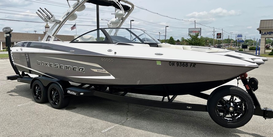Malibu Wakesetter 24 MXZ
