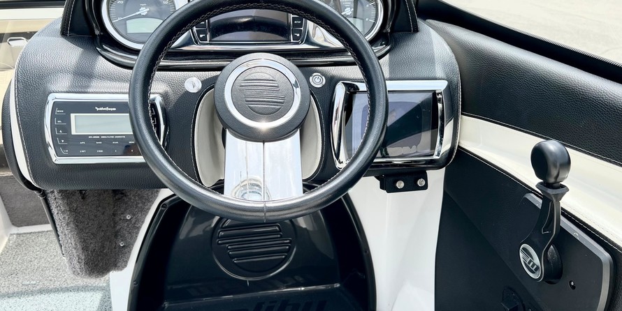 Malibu Wakesetter 24 MXZ