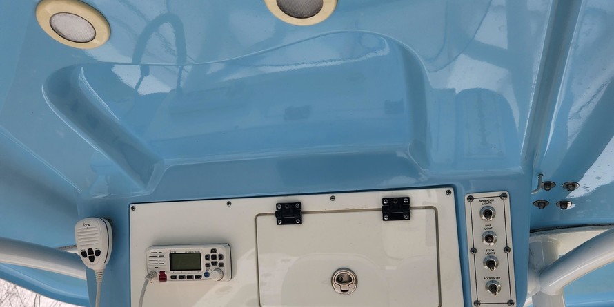 Angler Pro Boats 2900 center console