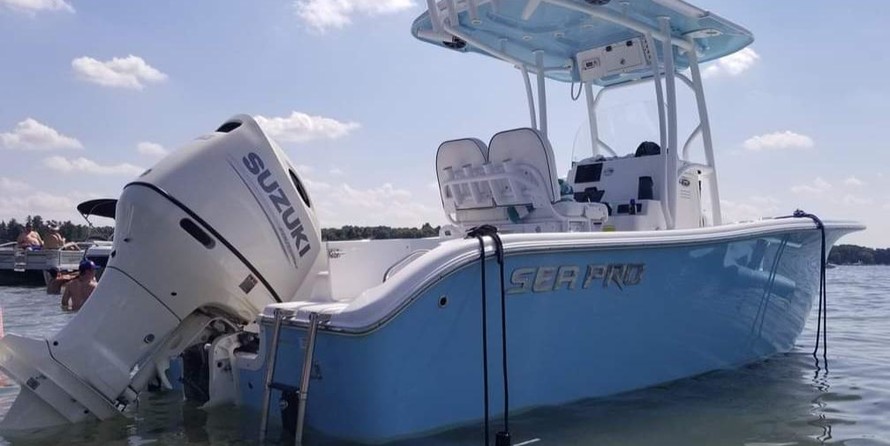 Angler Pro Boats 2900 center console