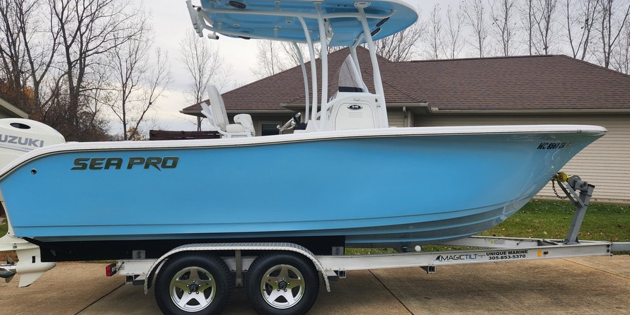 Angler Pro Boats 2900 center console