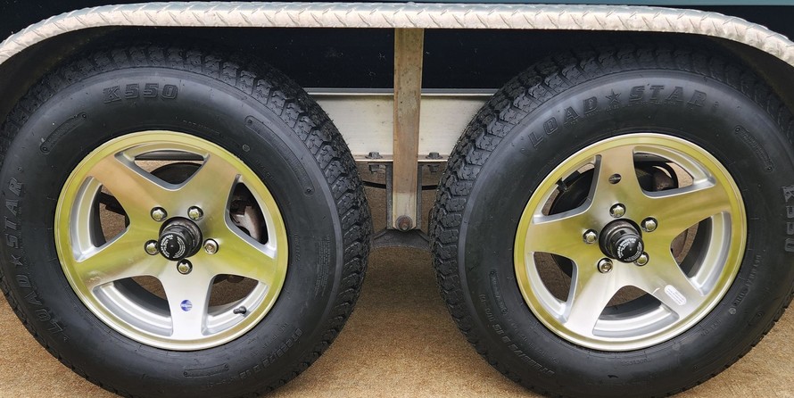 Angler Pro Boats 2900 center console