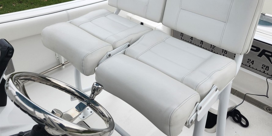 Angler Pro Boats 2900 center console
