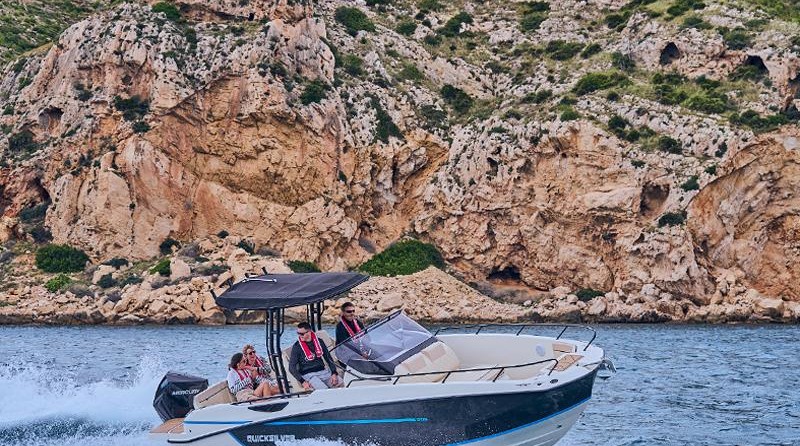 Quicksilver Activ 805 Open