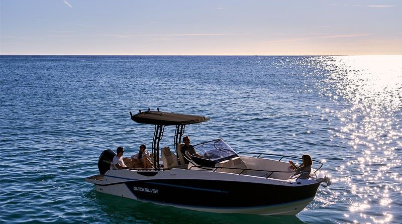 Quicksilver Activ 805 Open