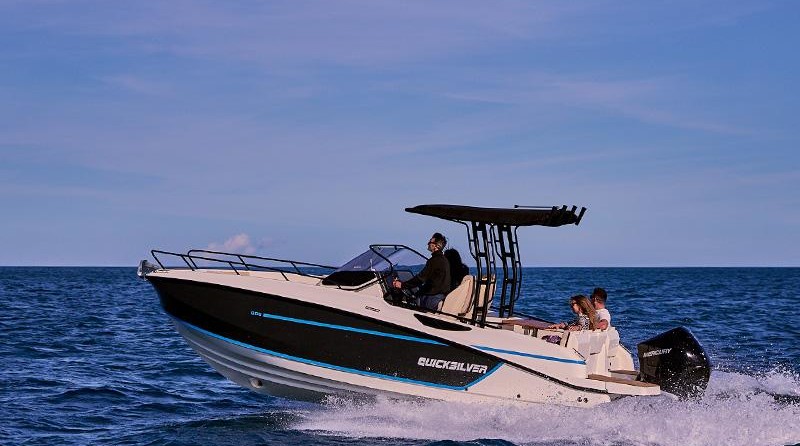 Quicksilver Activ 805 Open