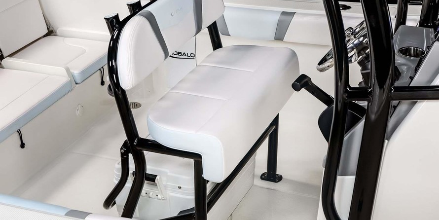 Robalo R230 Center Console