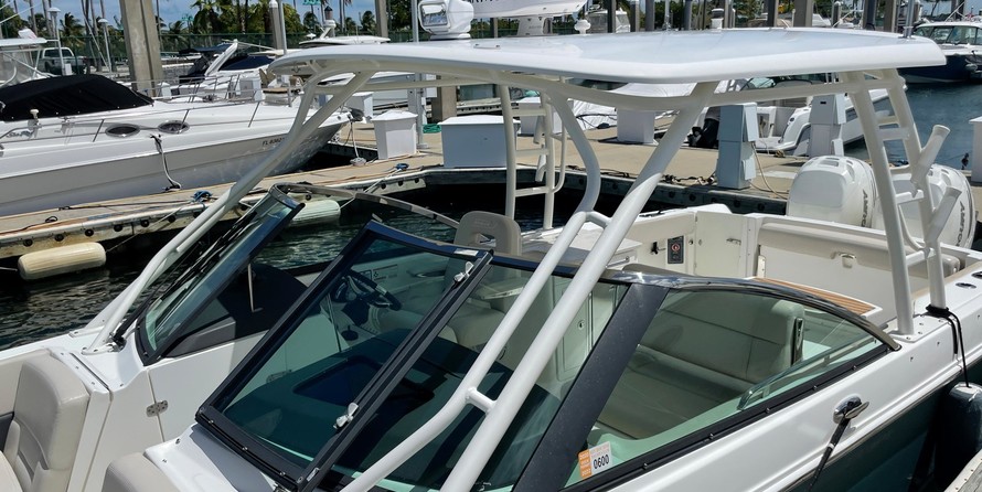 Boston Whaler 270 Vantage