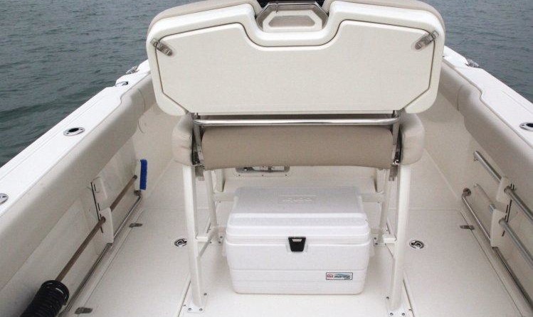 Boston Whaler 230 Outrage