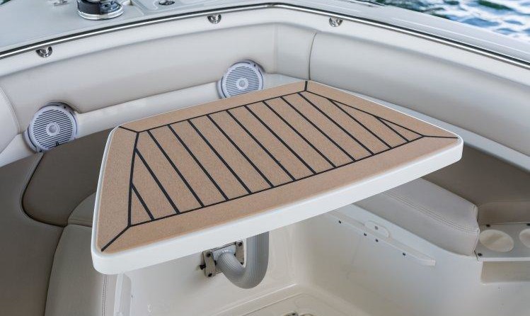 Boston Whaler 230 Outrage