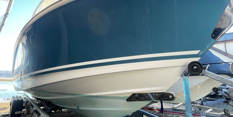 Boston Whaler 230 Outrage