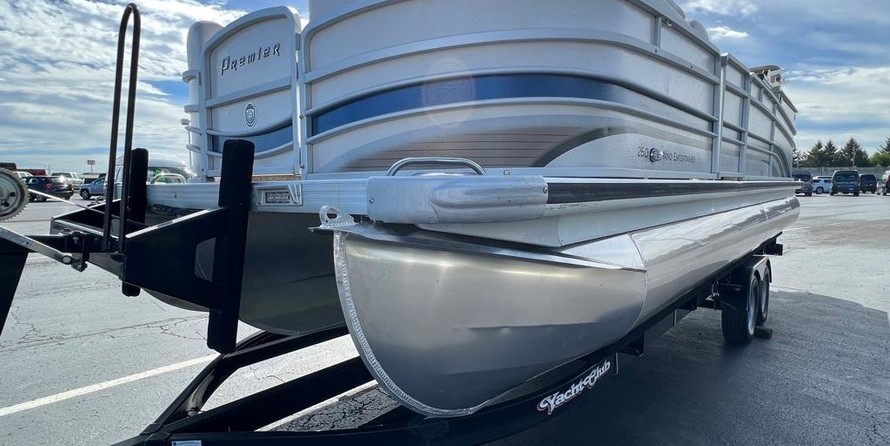 Premier Pontoons Grand Entertainer