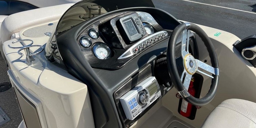 Premier Pontoons Grand Entertainer