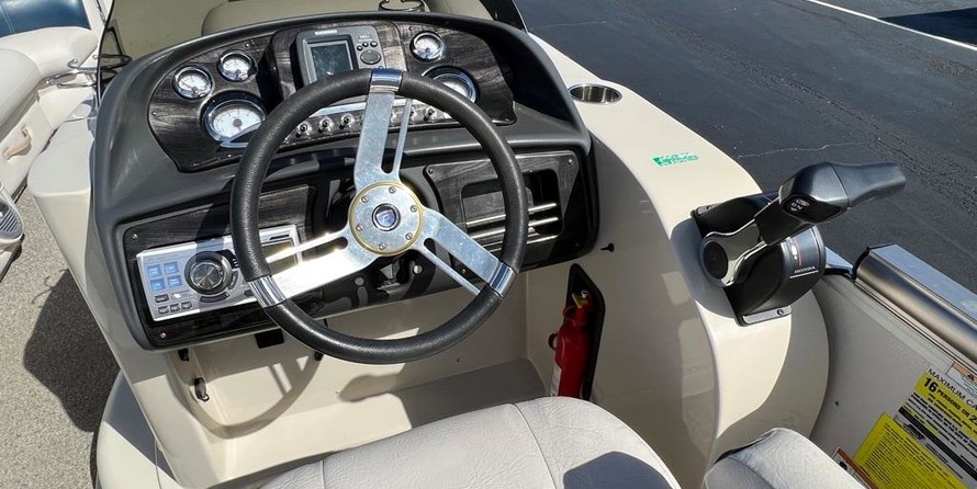 Premier Pontoons Grand Entertainer