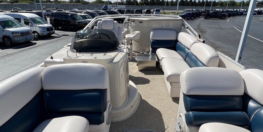 Premier Pontoons Grand Entertainer