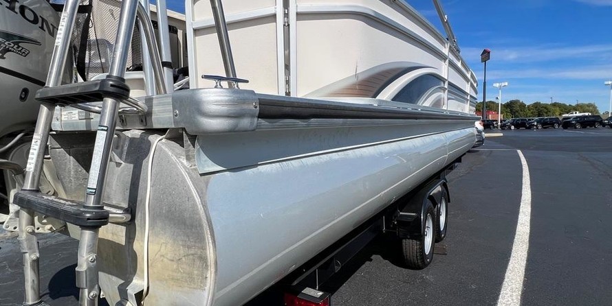 Premier Pontoons Grand Entertainer