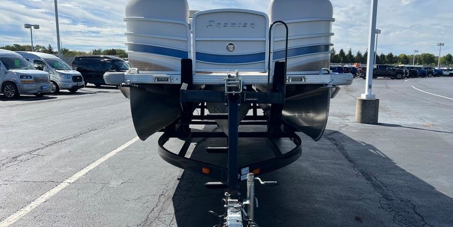 Premier Pontoons Grand Entertainer