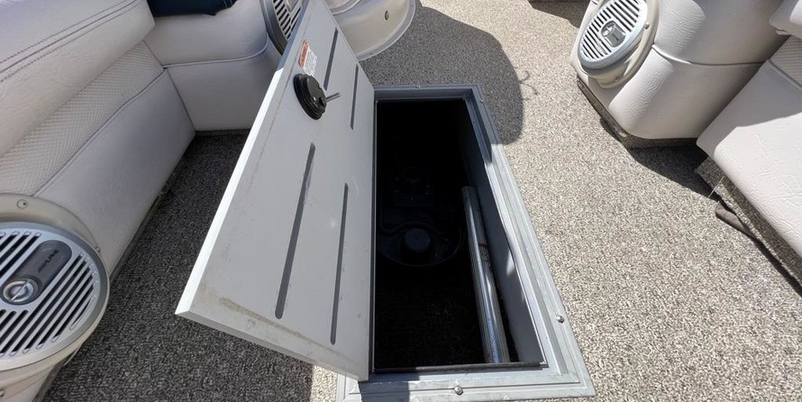 Premier Pontoons Grand Entertainer