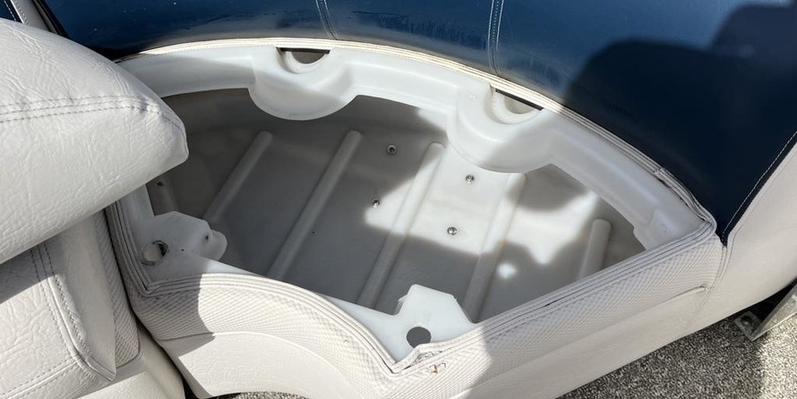 Premier Pontoons Grand Entertainer