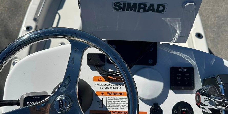 Ranger boats 2400 bay