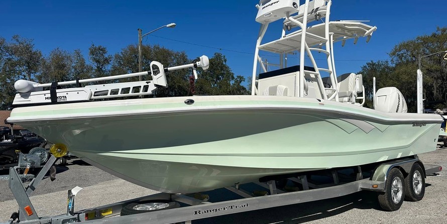 Ranger boats 2400 bay