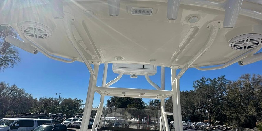 Ranger boats 2400 bay