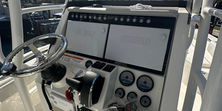 Ranger boats 2400 bay